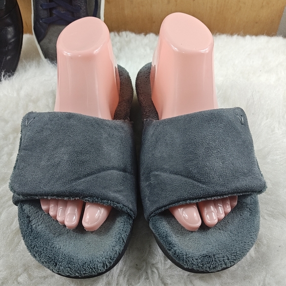 Vionic Darby Adjustable Strap Fuzzy Orthotic Slippers Slides Gray Women’s Sz 8 - Picture 2 of 11